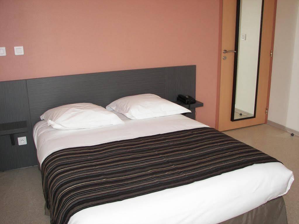 Fasthotel Le Rale Des Genets - Un Hotel Fh Collection Dun-sur-Meuse Ngoại thất bức ảnh